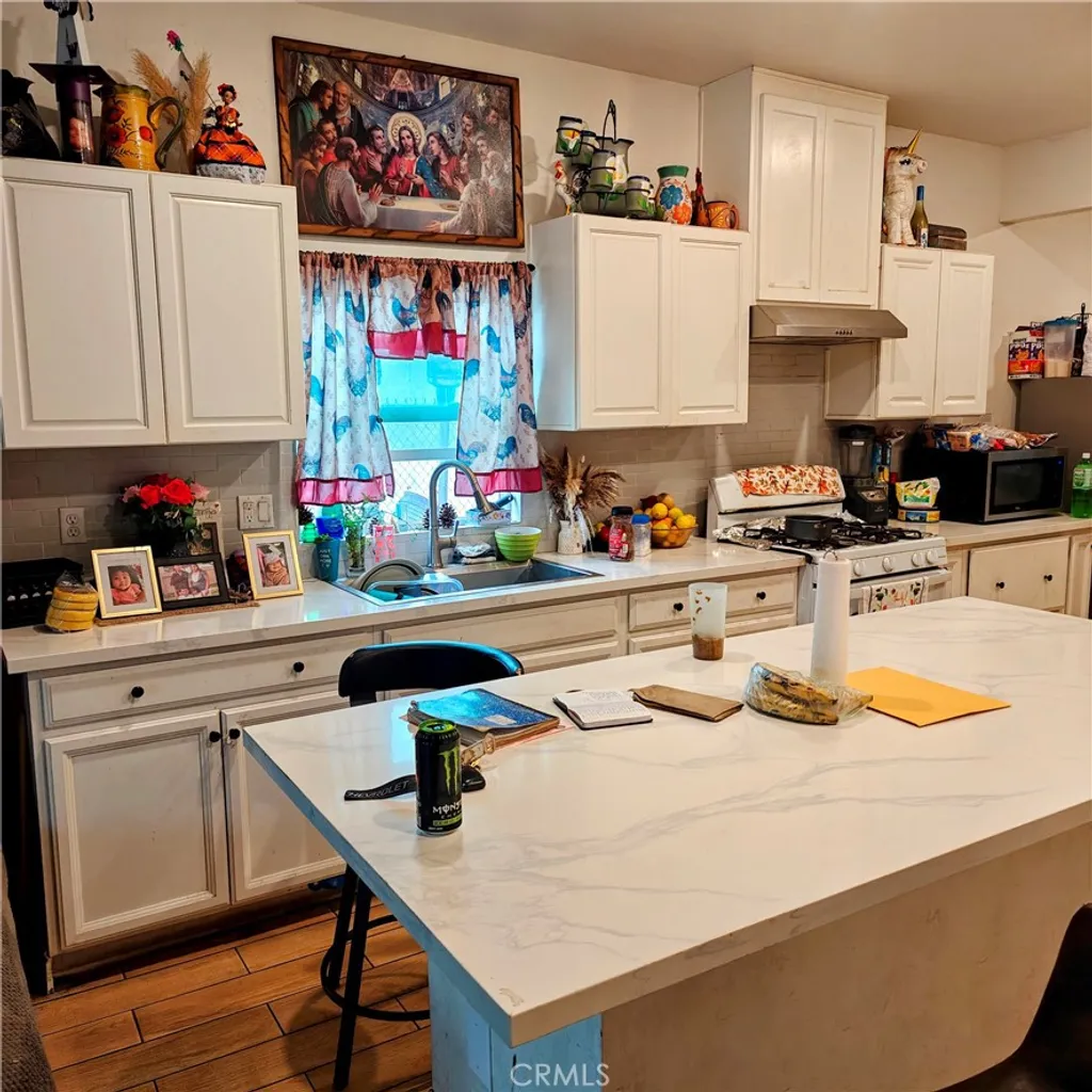 Additional image 4 of 2425 S 10th Street, Fresno, CA 93725