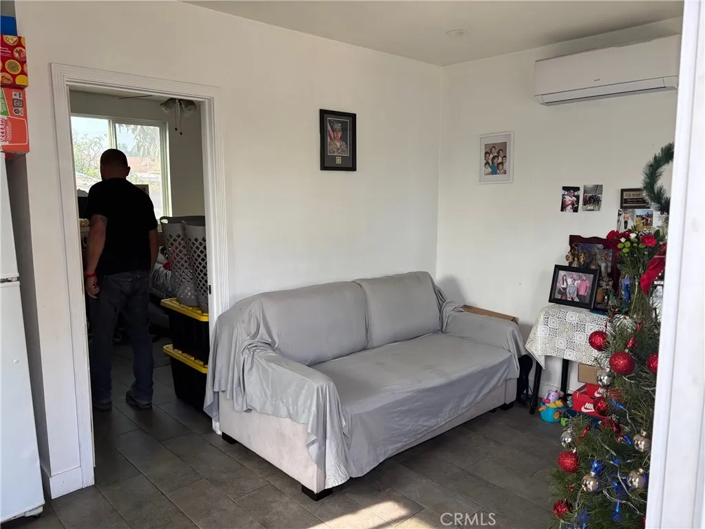 Additional image 23 of 2911 Baltic Ave, Long Beach, CA 90810