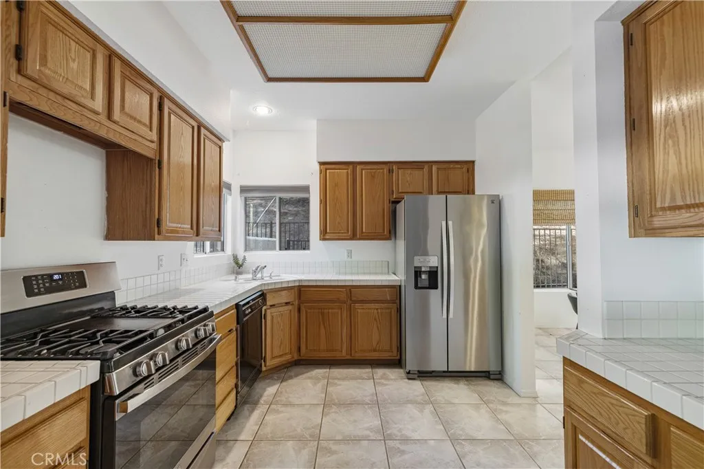 Additional image 53 of 30041 Sunridge Pl, Canyon Country, CA 91387