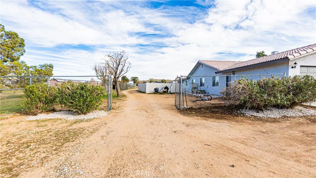 Additional image 40 of 9515 Juniper St, Apple Valley, CA 92308