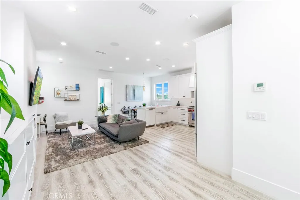 Additional image 30 of 417 E Bay Ave, Newport Beach, CA 92661