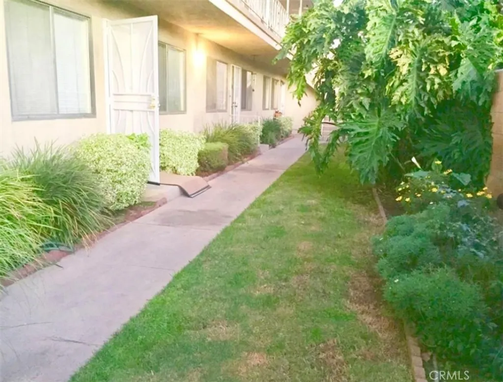 Additional image 2 of 734 Linden Ave Unit 3, Long Beach, CA 90813