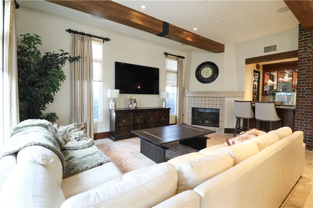 Additional image 8 of 1119 Pine St, Huntington Beach, CA 92648