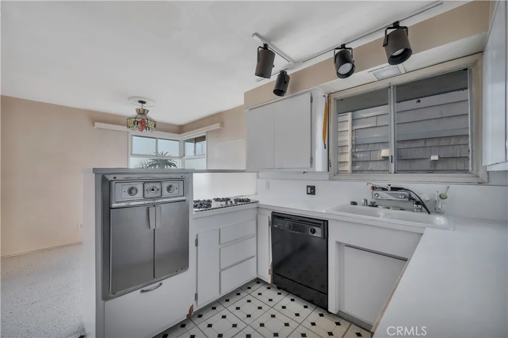 Additional image 38 of 649 Gould Ter, Hermosa Beach, CA 90254