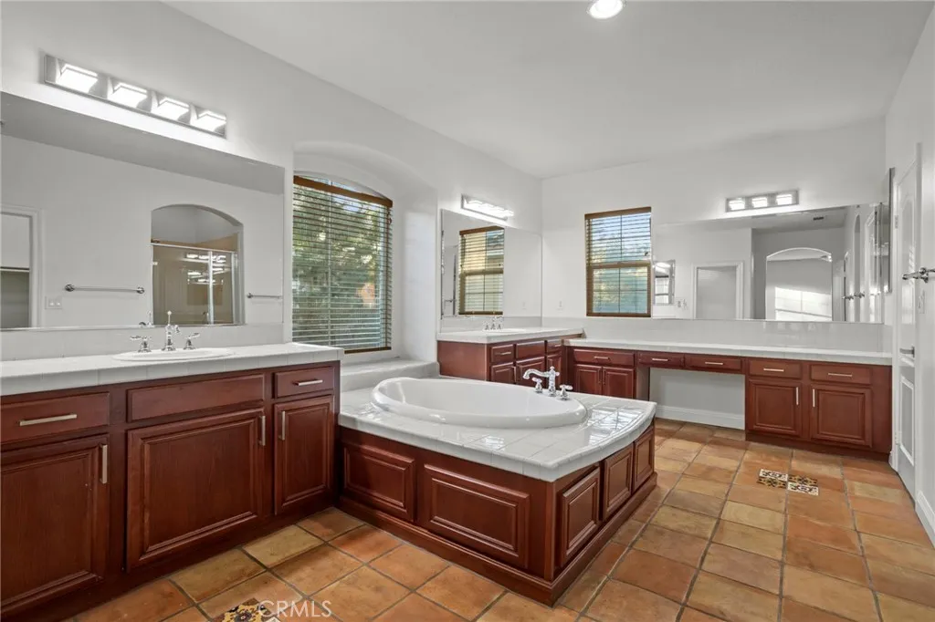 Additional image 30 of 12 Via De La Valle, Lake Elsinore, CA 92532