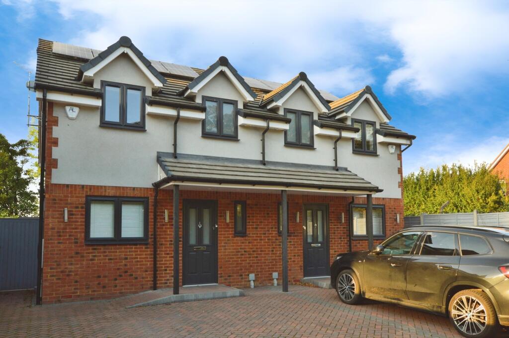 Property image for Oaklands Lane, St Albans, AL4