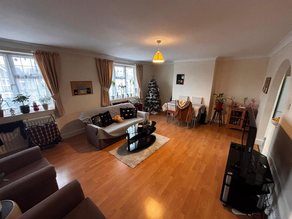 Additional image 9 of 24 Birchwood AvenueHatfieldHertfordshire