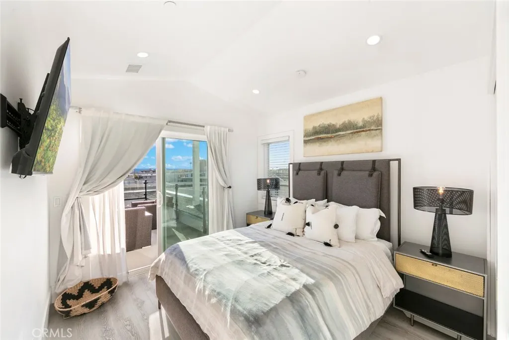 Additional image 15 of 417 E Bay Ave, Newport Beach, CA 92661