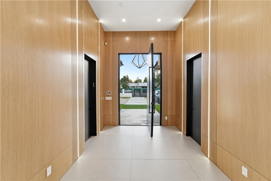 Additional image 21 of 23227 Burbank Boulevard, Woodland Hills, CA 91367