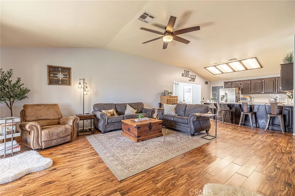 Additional image 6 of 42067 Jenny Lane, Lancaster, CA 93536