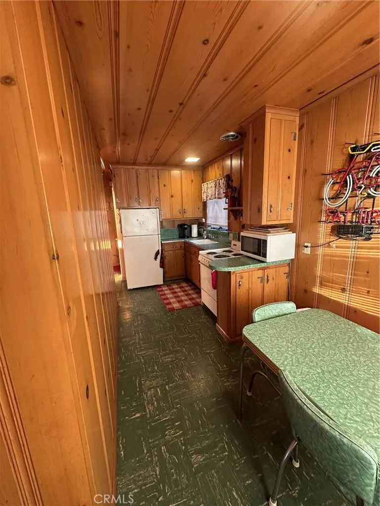 Additional image 60 of 13791 Lakeshore Dr, Clearlake, CA 95422