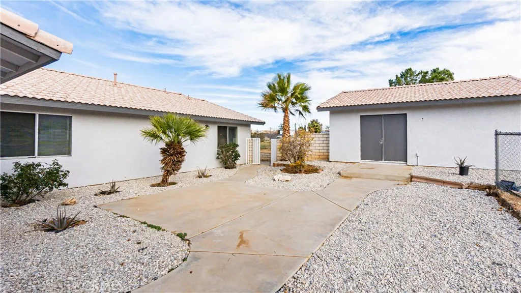 Additional image 94 of 9515 Juniper St, Apple Valley, CA 92308
