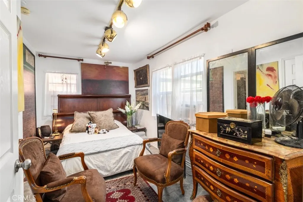 Additional image 5 of 657 W 66th St, Los Angeles, CA 90044