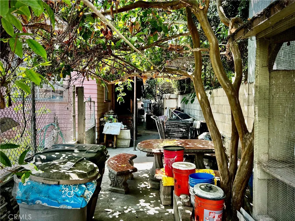 Additional image 6 of 1605 W 35th, Los Angeles, CA 90018