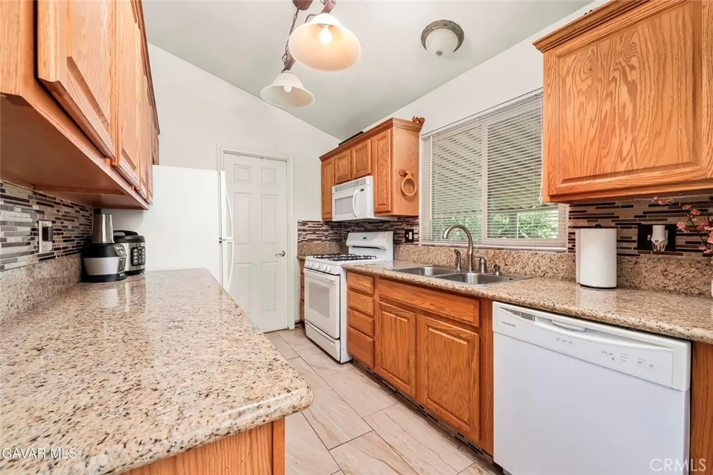 Additional image 7 of 40701 Rancho Vista Boulevard Unit 142, Palmdale, CA 93551