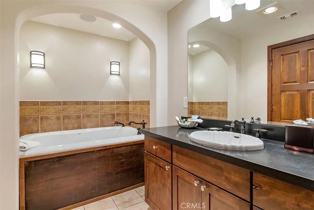 Additional image 17 of 40671 Village Drive Unit 15B, Big Bear Lake, CA 92315