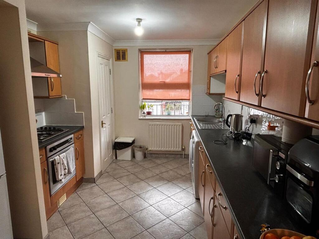 Additional image 4 of 24 Birchwood AvenueHatfieldHertfordshire