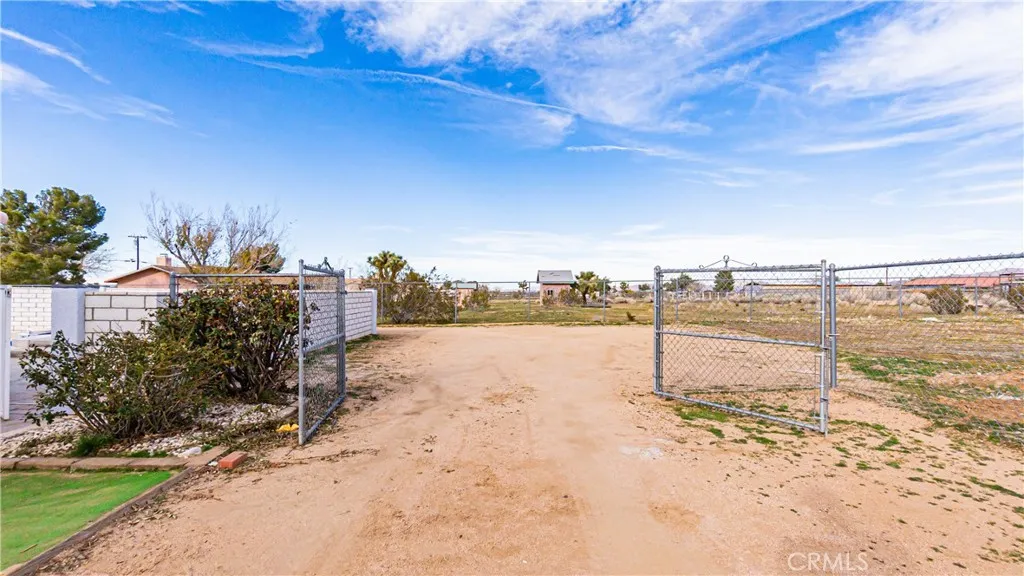 Additional image 90 of 9515 Juniper St, Apple Valley, CA 92308