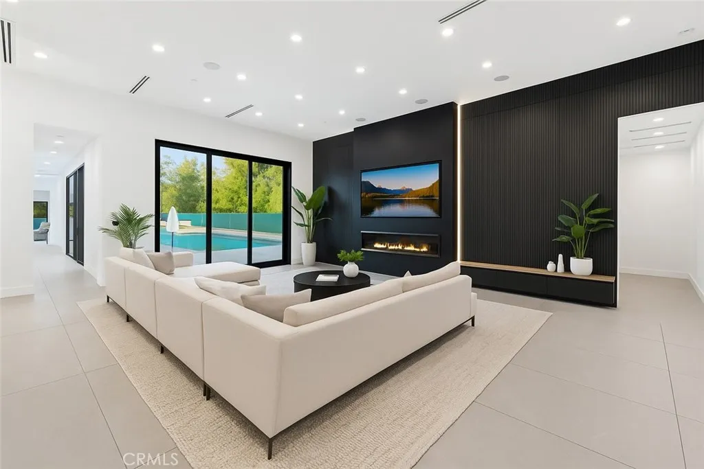 Additional image 25 of 23227 Burbank Boulevard, Woodland Hills, CA 91367