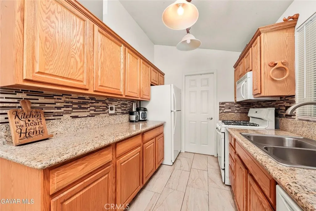 Additional image 35 of 40701 Rancho Vista Boulevard Unit 142, Palmdale, CA 93551