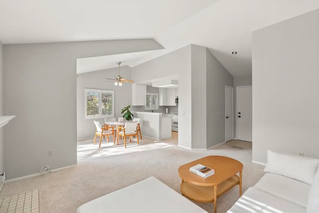 Additional image 9 of 11325 Avenida De Los Lobos Unit D, San Diego, CA 92127