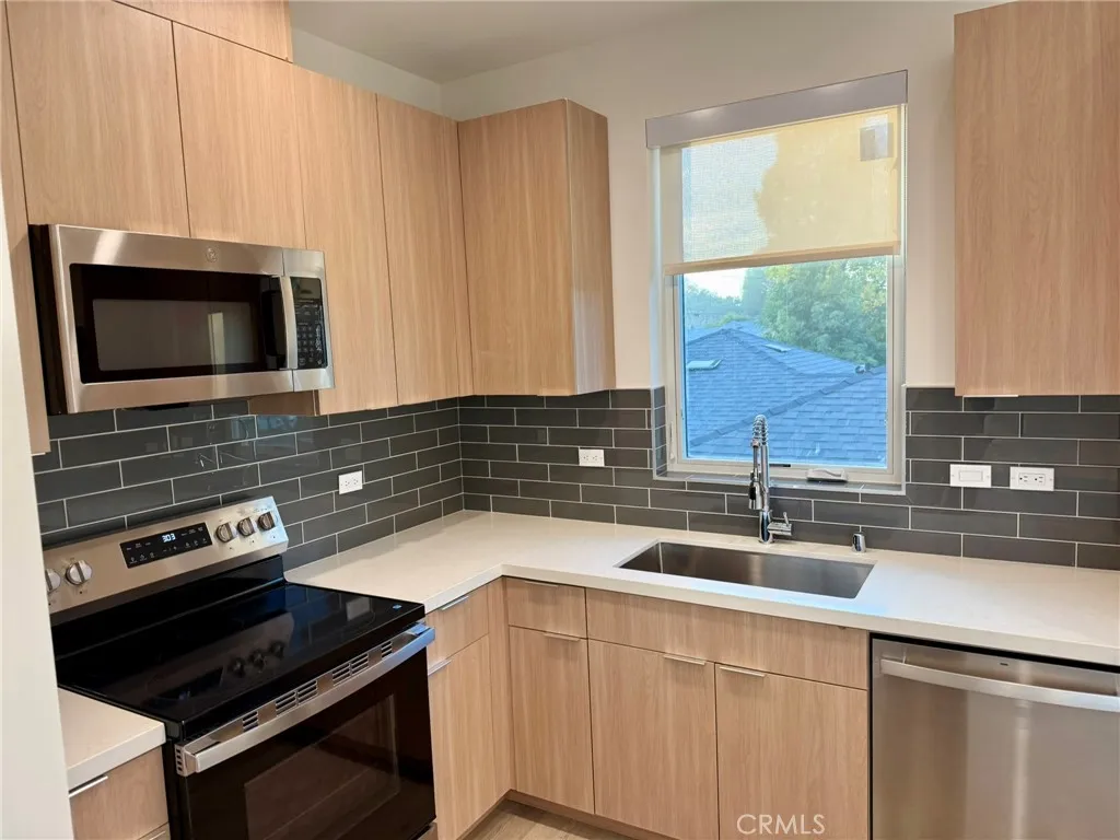 Additional image 31 of 17816 W Bullock St, Encino, CA 91316