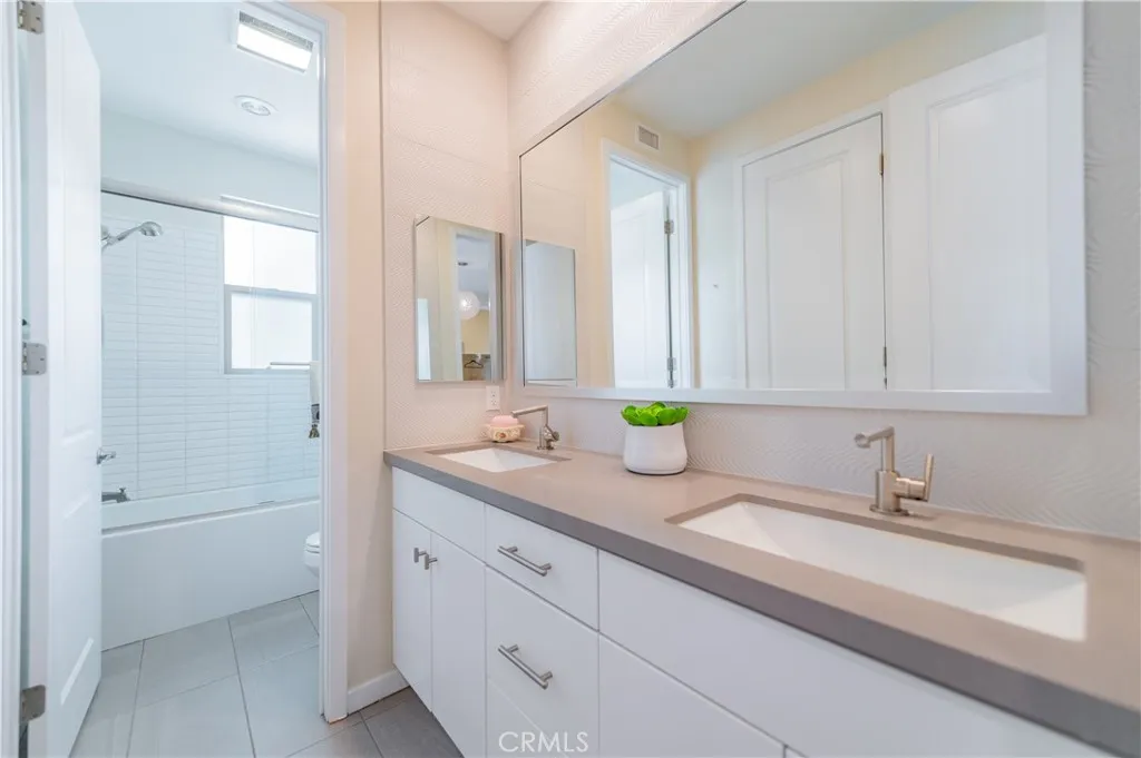 Additional image 90 of 103 Newall, Irvine, CA 92618