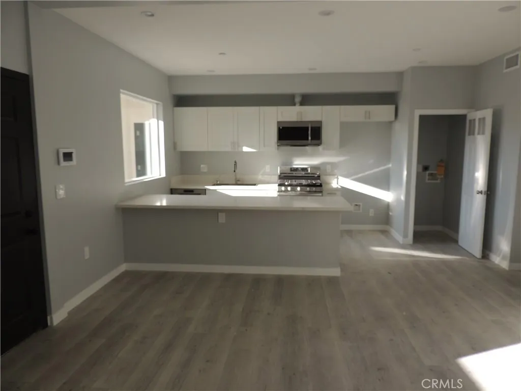 Additional image 5 of 22735 Del Valle Street Unit 5, Woodland Hills, CA 91364