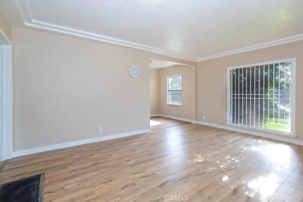 Additional image 10 of 1055 W 84th Pl, Los Angeles, CA 90044