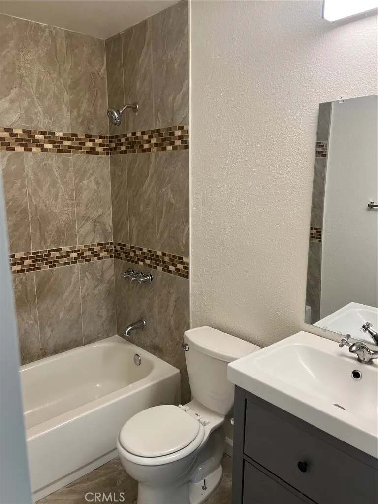 Additional image 41 of 454 E Avenue Q3 Unit 8, Palmdale, CA 93550