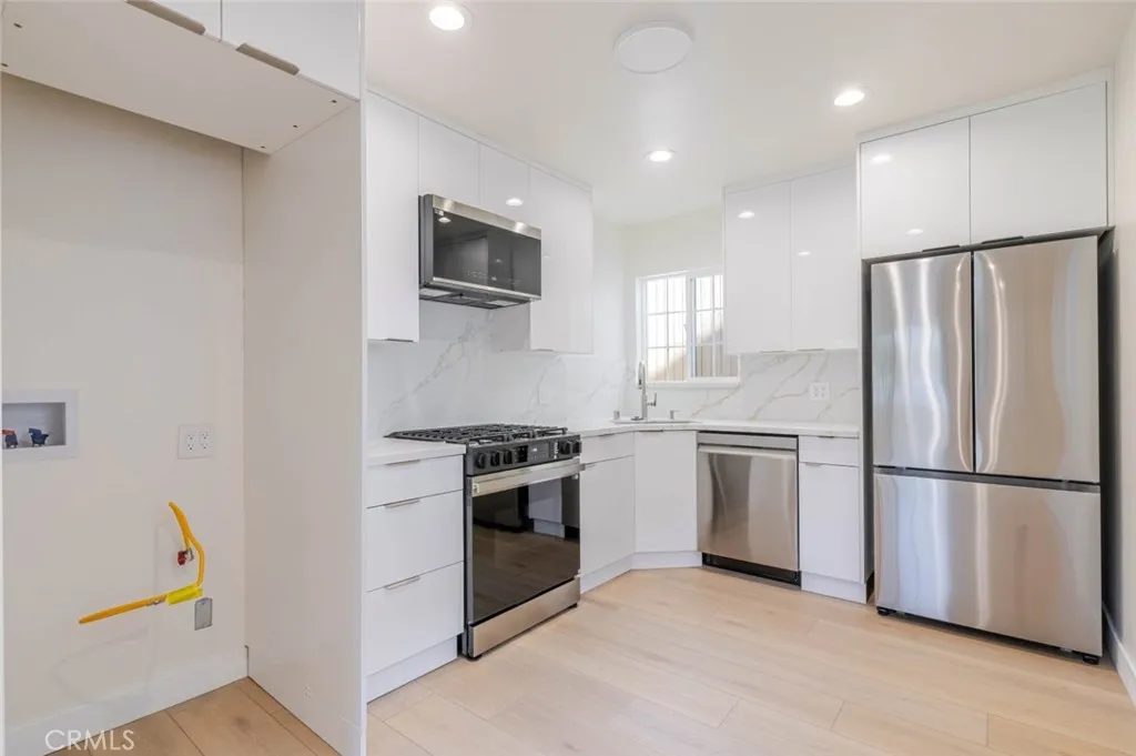 Additional image 6 of 320 E Dryden Street Unit B, Glendale, CA 91207