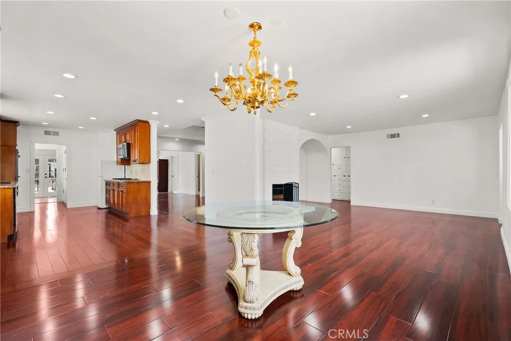 Additional image 14 of 23036 Burbank Blvd, Woodland Hills, CA 91367