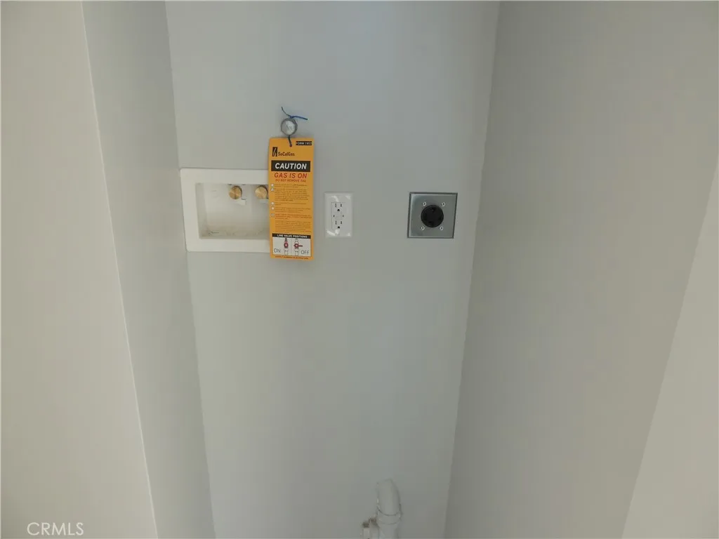 Additional image 12 of 22735 Del Valle Street Unit 6, Woodland Hills, CA 91364