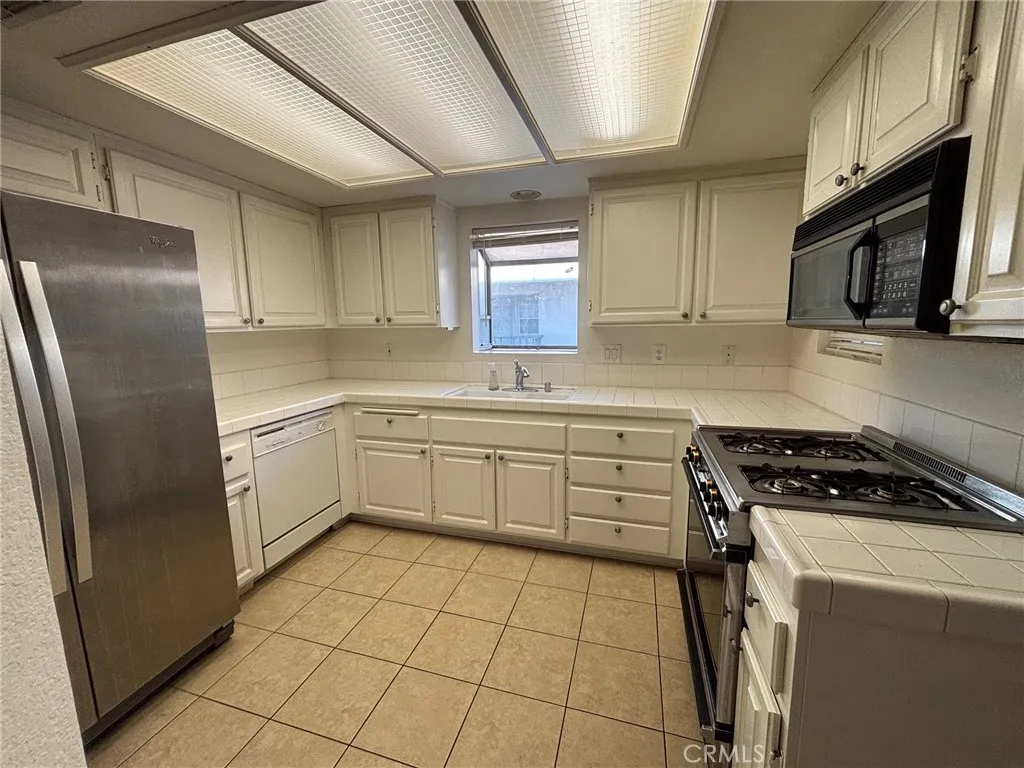 Additional image 18 of 10637 Walnut St, Los Alamitos, CA 90720