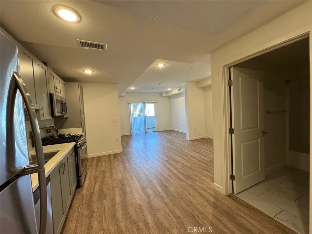 Additional image 5 of 1025 S Berendo Street Unit 304, Los Angeles, CA 90006