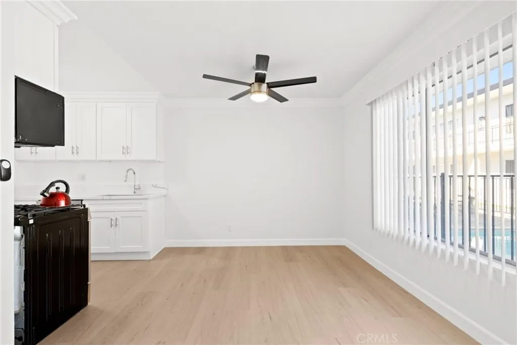 Additional image 18 of 20445 Saticoy Street Unit 7, Winnetka, CA 91306