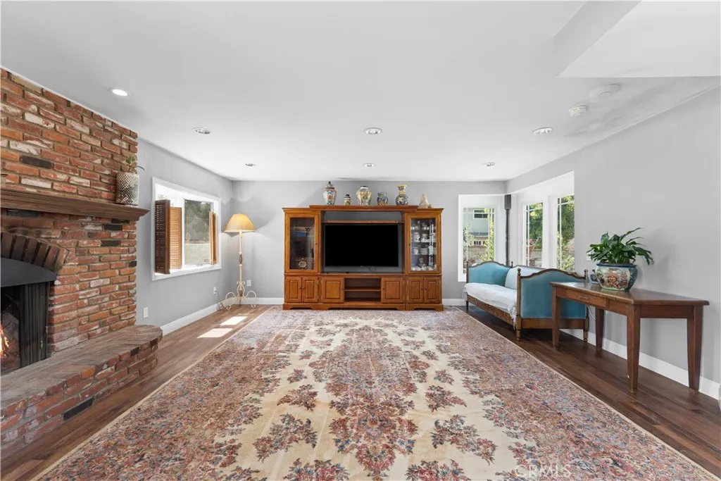 Additional image 9 of 24405 Derian Dr, Newhall, CA 91321