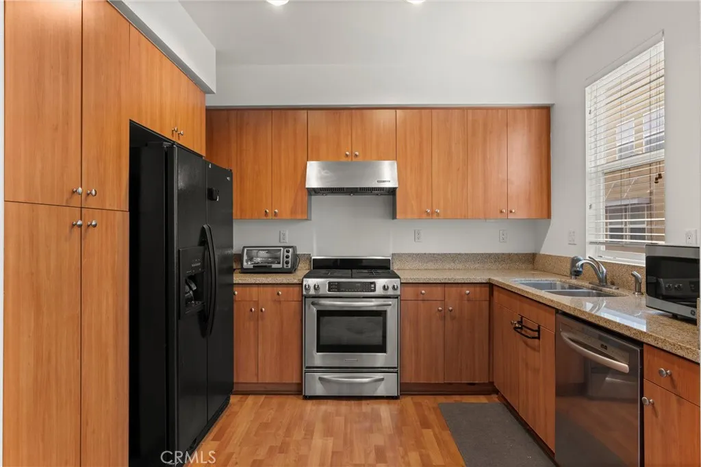 Additional image 11 of 408 E Jeanette Ln, Santa Ana, CA 92705