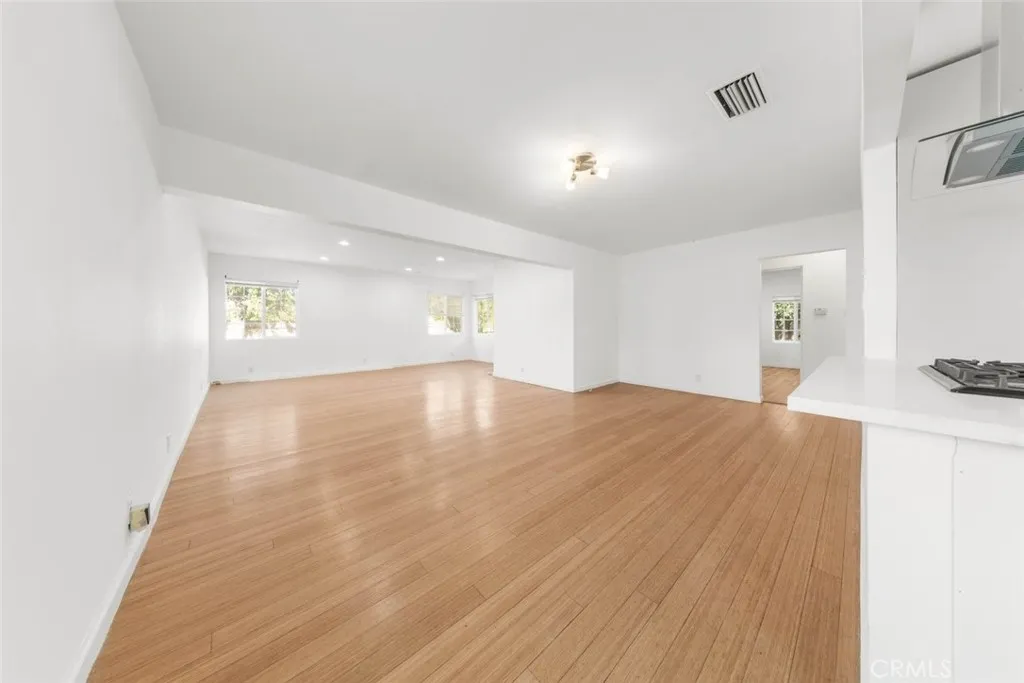 Additional image 63 of 19148 Saticoy Street, Reseda, CA 91335