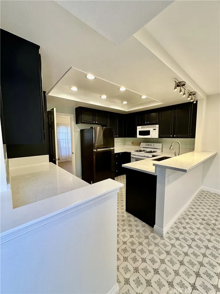 Additional image 35 of 19 Dartmouth, Irvine, CA 92612