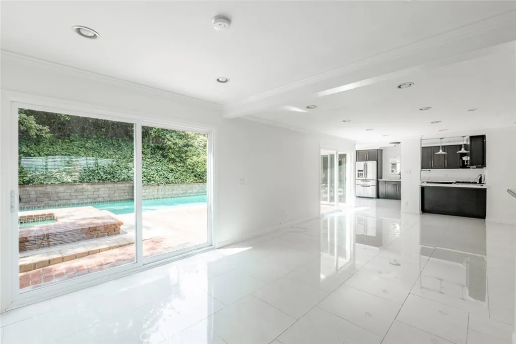 Additional image 11 of 24526 Calvert Street, Woodland Hills, CA 91367