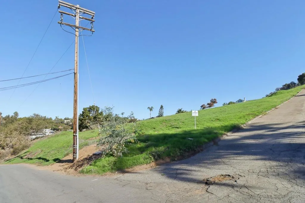 Additional image 13 of 1120 Fair Lane, Vista, CA 92084