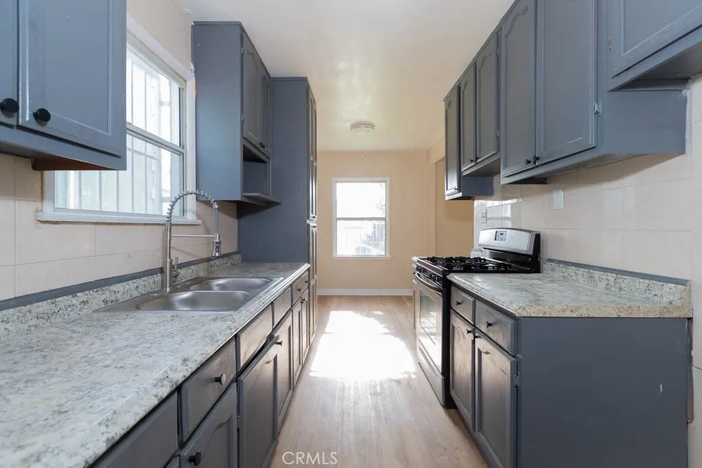 Additional image 11 of 1055 W 84th Pl, Los Angeles, CA 90044