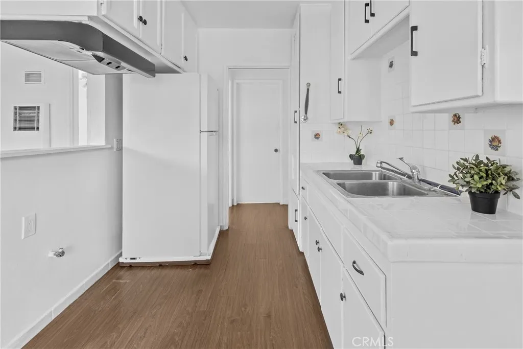 Additional image 7 of 330 W Laurel Street Unit A, Compton, CA 90220