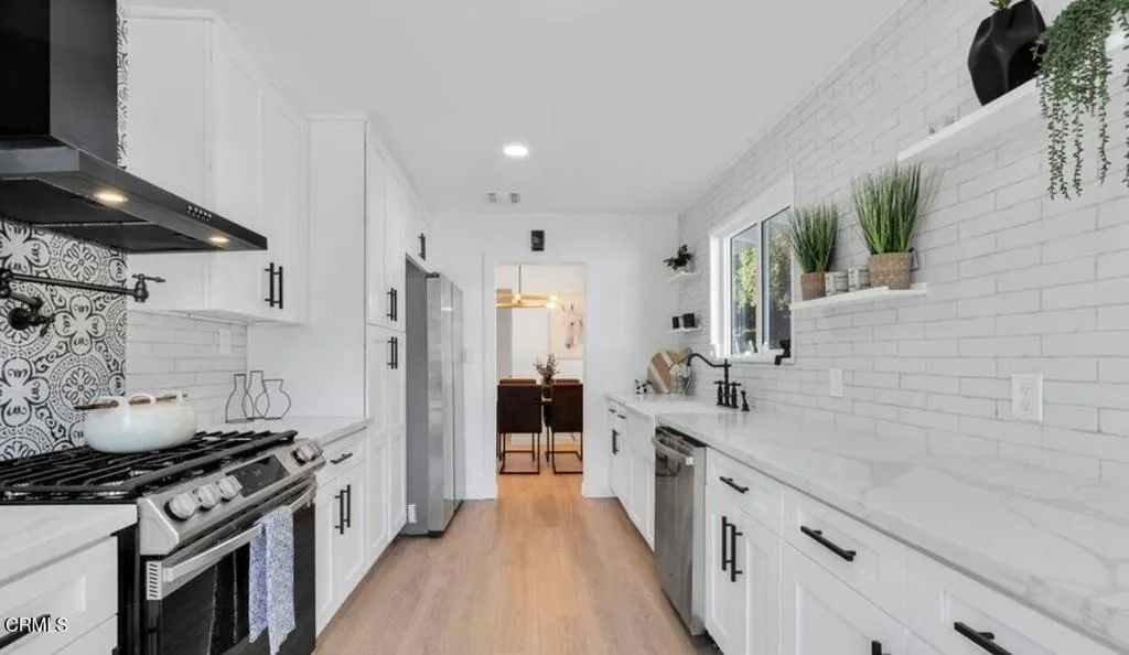 Additional image 30 of 1086 Hollygrove Lane, Altadena, CA 91001