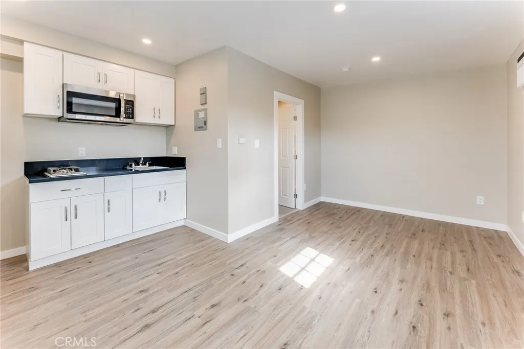 Additional image 18 of 12008 Roscoe Blvd, North Hollywood, CA 91605