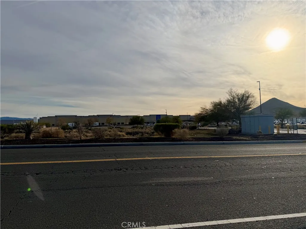 Additional image 7 of 19299 Via Vista, Apple Valley, CA 92307