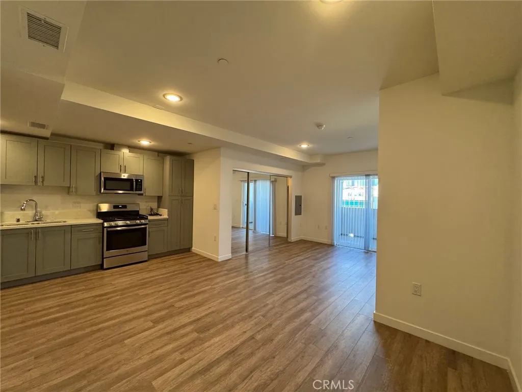 Additional image 11 of 1025 S Berendo Street Unit 304, Los Angeles, CA 90006