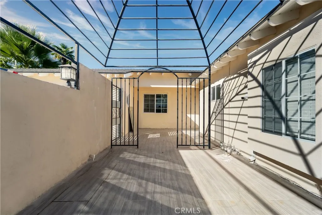 Additional image 24 of 21711 Mulholland, Woodland Hills, CA 91364