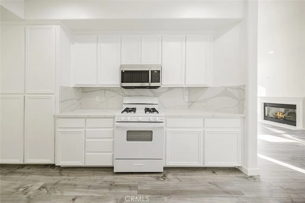 Additional image 11 of 8537 Thunderbird, North Hills, CA 91343